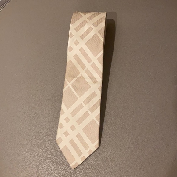 BURBERRY silk nova check tie. Cream colour